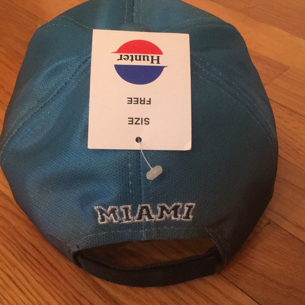 Stylish Baseball style cap - Picture 2 of 2